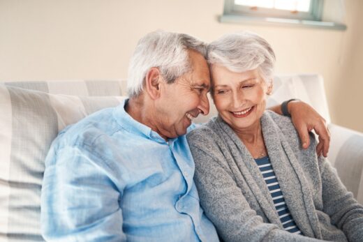 Découvrez six conseils essentiels pour adapter le domicile des seniors et assurer leur sécurité et confort au quotidien.